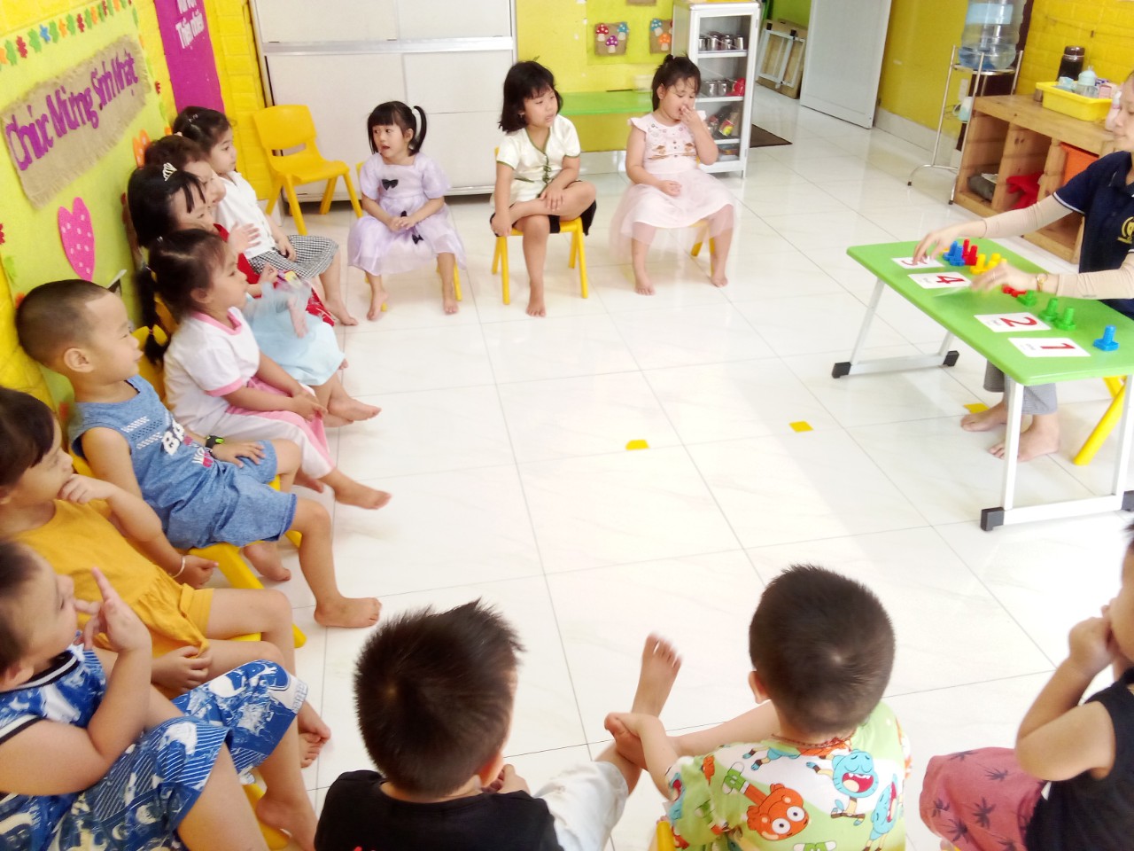 Bé làm quen với những con số